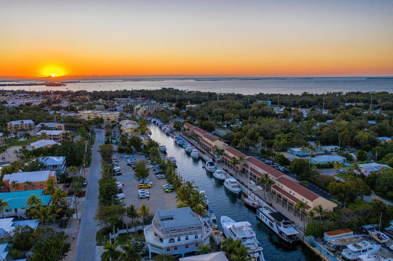 Waterside Suites And Marina Key Largo Exteriör bild